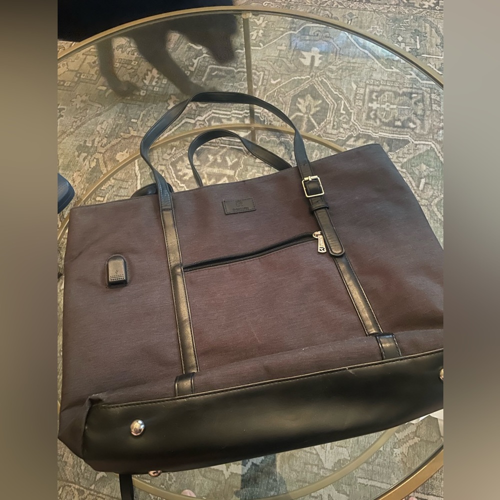 Tote bag with laptop sleeve